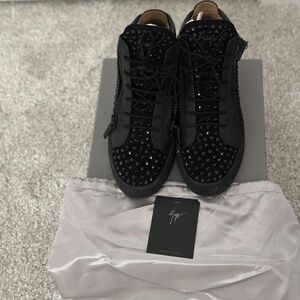 Very rare Men’s Giuseppe’s high top sneakers!!!